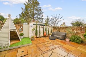 Courtyard garden- click for photo gallery